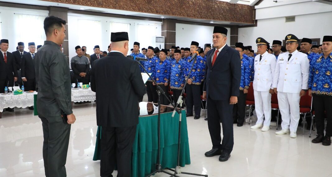 Ayah Wa Bupati Aceh Utara Lantik Dayan Albar Jadi Sekda dan 143 Pejabat Eselon III dan IV di Lingkungan Pemerintah Aceh Utara