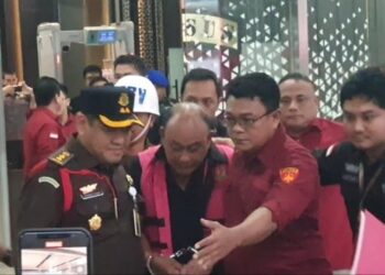 Kejagung RI Resmi Menahan Dadan Hindayana Bersama 2 Eks Wakil Kepala BGN