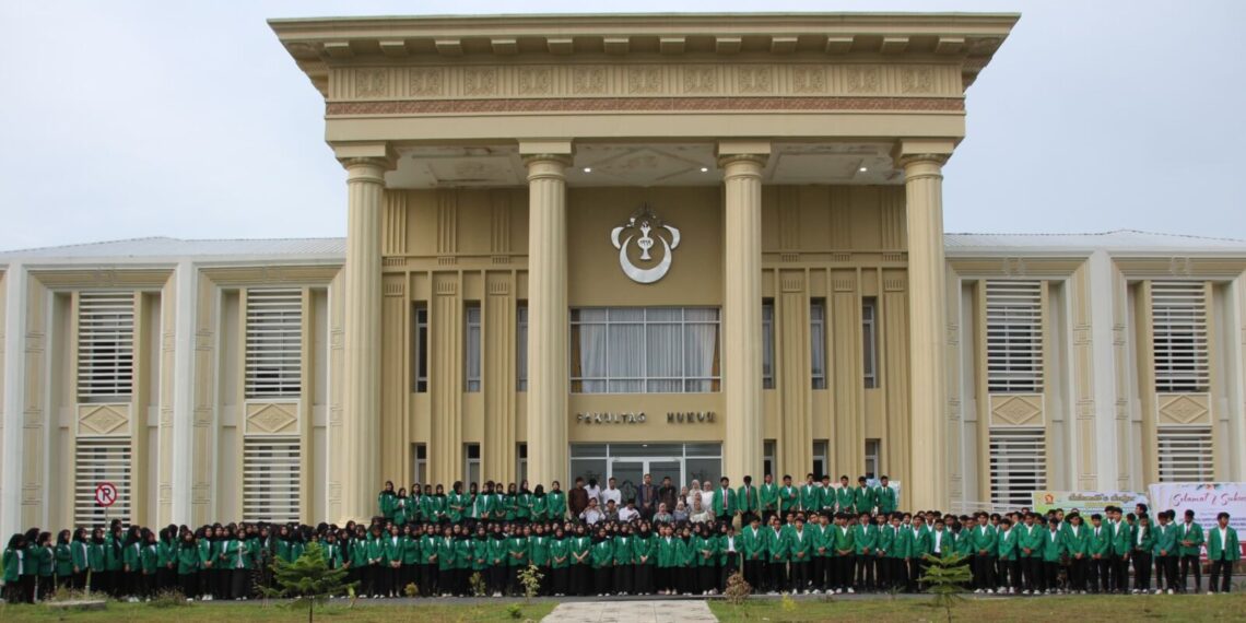Pelantikan Akbar FH Unimal Ratusan Pengurus Ormawa dan Himpunan Magister, Satukan Langkah Menuju Fakultas Unggul