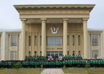 Pelantikan Akbar FH Unimal Ratusan Pengurus Ormawa dan Himpunan Magister, Satukan Langkah Menuju Fakultas Unggul