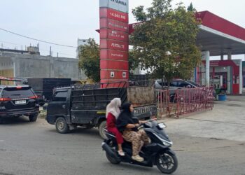 Antrean Panjang Mengular di SPBU Tanah Luas Aceh Utara, Stok Pertalite Kosong