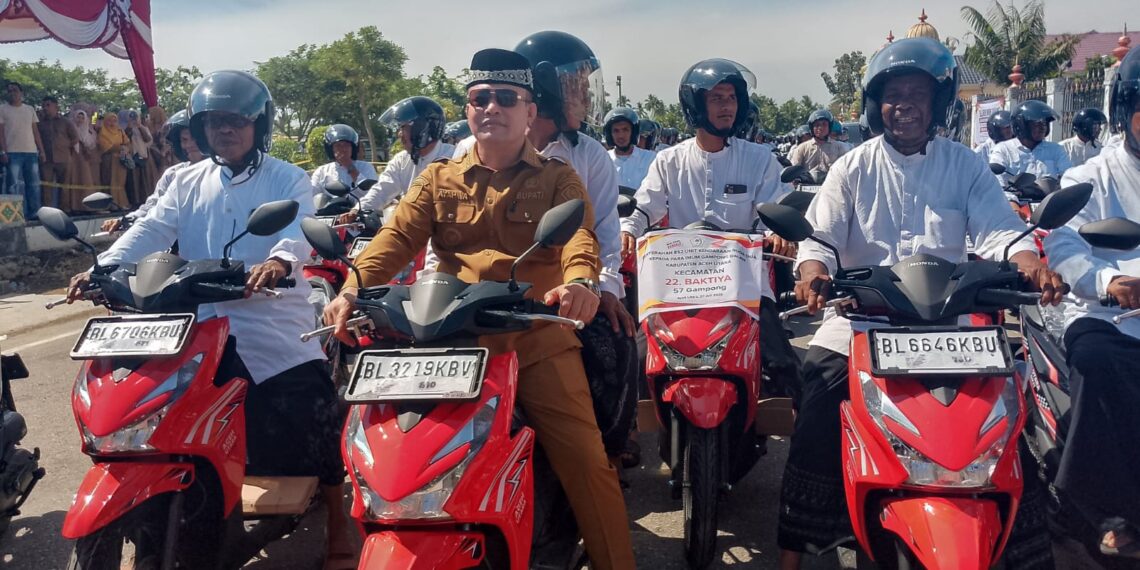 Bupati Ayahwa Resmi Serahkan 852 Unit Sepeda Motor Operasional untuk Imum Gampong Senilai Rp17 Miliar