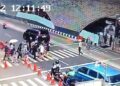 Viral, Satpam Halte Transjakarta Bundaran HI Sujud Minta Maaf ke Penumpang Alphard yang Diduga Terobos Lampu Penyeberangan