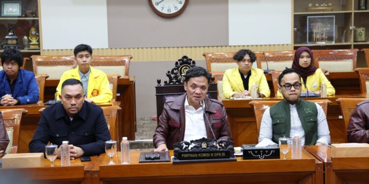 Tegas! Komisi III DPR Pastikan Pengunduran Diri Oknum Tak Hentikan Proses Hukum