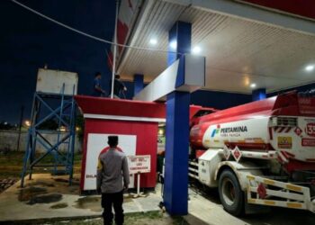 Sambangi SPBU dan Titik Rawan, Polsek Meurah Mulia Perkuat Patroli Malam Jaga Kamtibmas
