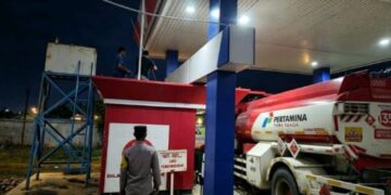 Sambangi SPBU dan Titik Rawan, Polsek Meurah Mulia Perkuat Patroli Malam Jaga Kamtibmas