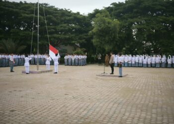 Kapolsek Blang Mangat Jadi Pembina Upacara di SMA Negeri 6, Ajak Pelajar Jauhi Narkoba dan Judi Online