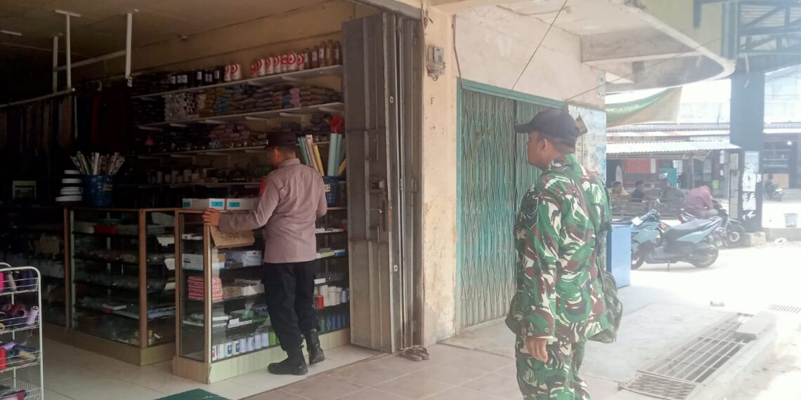 Jelang HUT RI ke-81, Bhabinkamtibmas dan Babinsa Samudera Ajak Warga Semarakkan Kemerdekaan