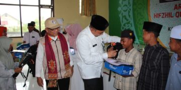 LAKPB MUI dan Baznas RI Salurkan 100 Paket Perlengkapan Sekolah untuk Santri Pusat Pendidikan Tahfidzul Quran Aceh Utara