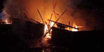 Malam Mencekam di Agara! Dua Asrama Santri dan Kantin Ponpes Darul Mukhlasin Ludes Dilalap Api