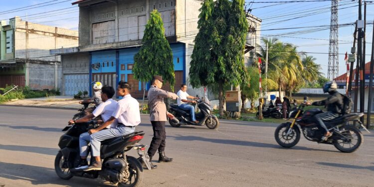 Polsek Samudera Gelar Strong Point, Pastikan Arus Lalu Lintas dan Aktivitas Pelajar Aman