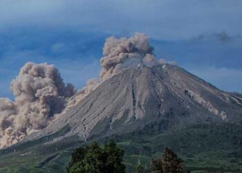 Aktivitas Gunung Sinabung Meningkat, Abu Vulkanik Membubung 3,5 Kilometer