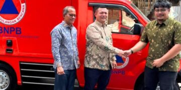 Bupati Aceh Utara Ayahwa Terima Bantuan Mobil Dapur Umum Lapangan dari BNPB