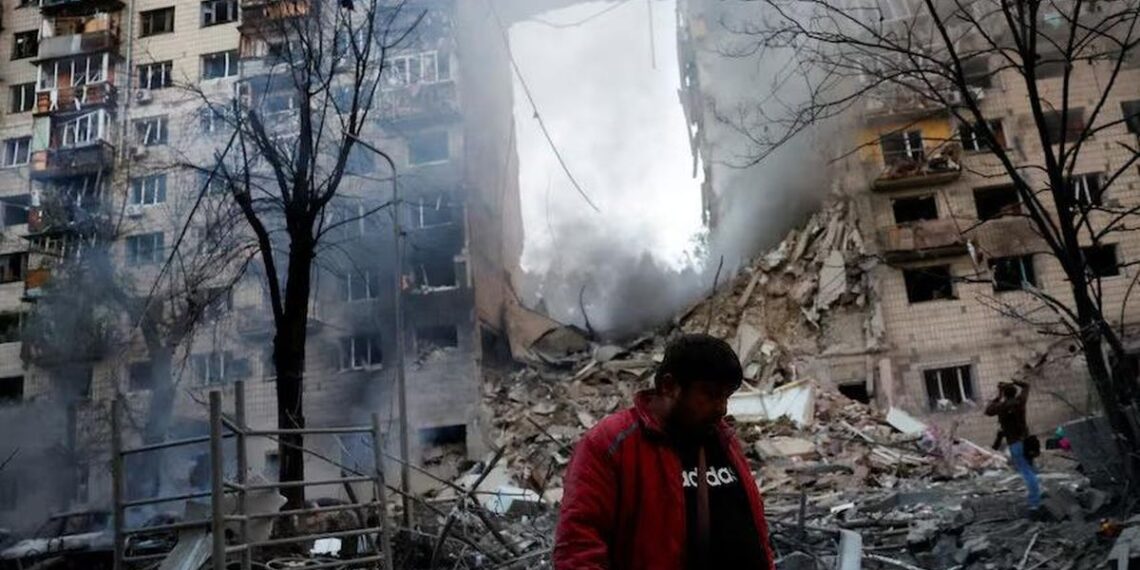 Ngeri! Kota Kyiv Diserang Hujan Rudal Balistik Rusia, Gedung-Gedung Kobong