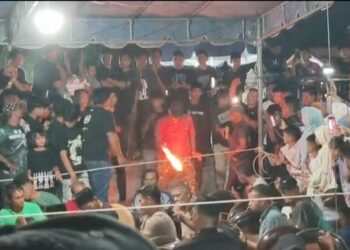 Atraksi Top Saboh dan Rapa’i Hebohkan Warga di Gampong Paloh Batee Lhokseumawe