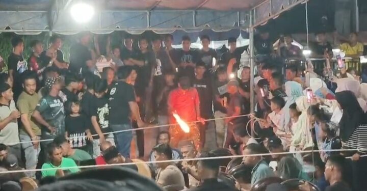 Atraksi Top Saboh dan Rapa’i Hebohkan Warga di Gampong Paloh Batee Lhokseumawe