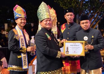 Dr (C). Ir. Muhammad Hatta Raih Anugerah Tokoh Pemuda Inspiratif Aceh Utara pada Momentum Milad Samudera Pasai ke-800
