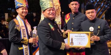 Dr (C). Ir. Muhammad Hatta Raih Anugerah Tokoh Pemuda Inspiratif Aceh Utara pada Momentum Milad Samudera Pasai ke-800