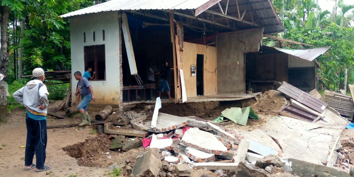 Banjir Bandang Terjang Gampong Kubu Aceh Utara, Satu Rumah Warga Rusak