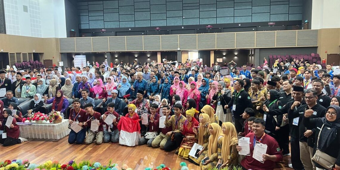Siswa Madrasah Aceh Barat Harumkan Nama Indonesia, Borong Medali di Malaysia