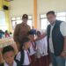 Ketua DPRK Aceh Utara Arafat Ali Salurkan Bantuan Perlengkapan Sekolah ke 20 SD di Kuta Makmur, Bantu Pemulihan Pasca Banjir
