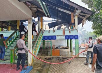 Polisi Gerak Cepat Datangi Lokasi Kebakaran Meunasah di Desa Buket