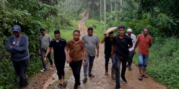 Wabup Aceh Utara Tarmizi Panyang Turun Langsung Cek Jalan Rusak di Nisam Antara