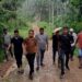Wabup Aceh Utara Tarmizi Panyang Turun Langsung Cek Jalan Rusak di Nisam Antara