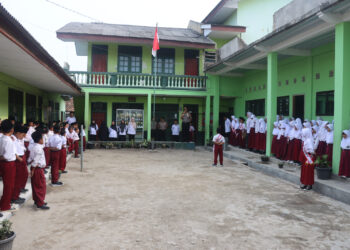Wakapolres Lampung Selatan Jadi Irup di MIS Darul Amanah, Sampaikan Amanat Kapolres tentang Bahaya Bullying
