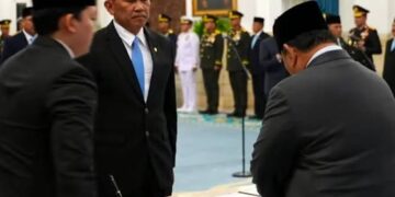 Prabowo Lantik Letjen TNI Kristomei Sianturis sebagai Kepala BNPB Gantikan Letjen TNI Suharyanto