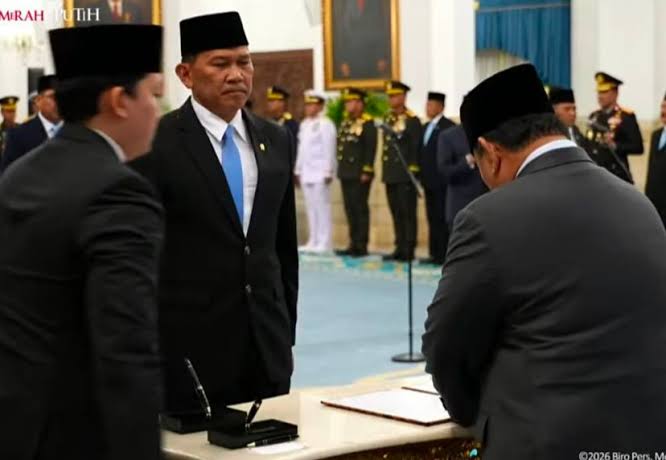 Prabowo Lantik Letjen TNI Kristomei Sianturis sebagai Kepala BNPB Gantikan Letjen TNI Suharyanto
