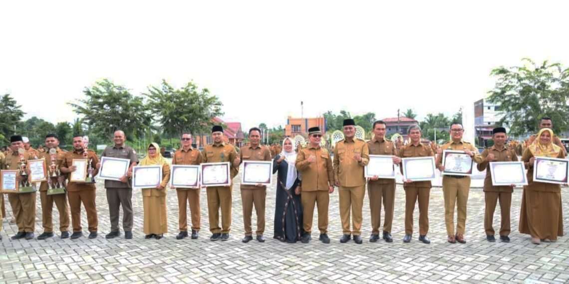 Bupati Ayah Wa Apresiasi 10 OPD dengan Kinerja Terbaik, Bappeda Raih Nilai AKIP Tertinggi