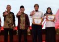 Dek Fadh Bersama Wakil Ketua KPK Serahkan Penghargaan Desa Antikorupsi kepada 15 Gampong di Aceh