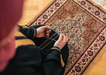 Seusai Sholat, Jangan Langsung Pergi! Sudahkah Kita Benar-Benar Mengingat Allah?