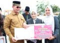 Apresiasi Capaian MTQ Nasional XXXI, Bupati Aceh Utara Ayahwa Serahkan Bonus Sepeda Motor dan Uang Tunai