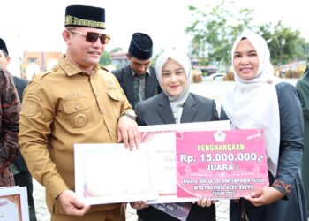 Apresiasi Capaian MTQ Nasional XXXI, Bupati Aceh Utara Ayahwa Serahkan Bonus Sepeda Motor dan Uang Tunai