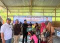 Senator Aceh Azhari Cage Salurkan Sembako untuk Warga Beutoeng Ateuh Banggalang Nagan Raya