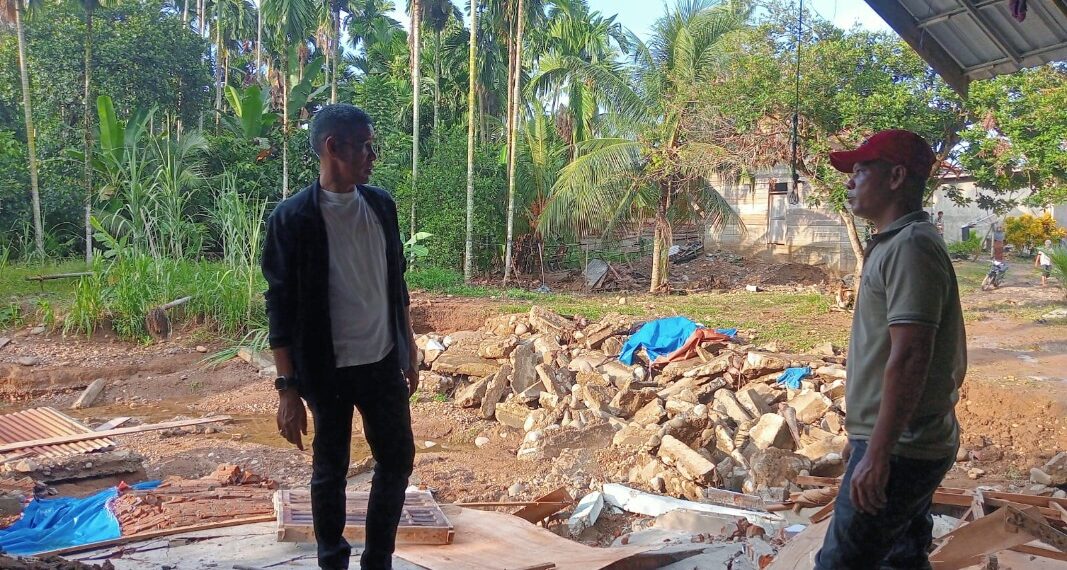 Wabup Aceh Utara Cek Rumah Warga yang Rusak Diterjang Banjir Bandang