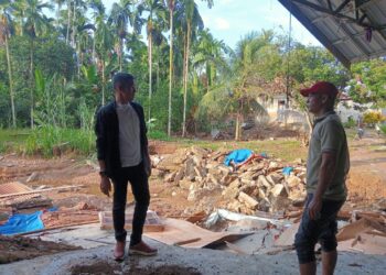 Wabup Aceh Utara Cek Rumah Warga yang Rusak Diterjang Banjir Bandang
